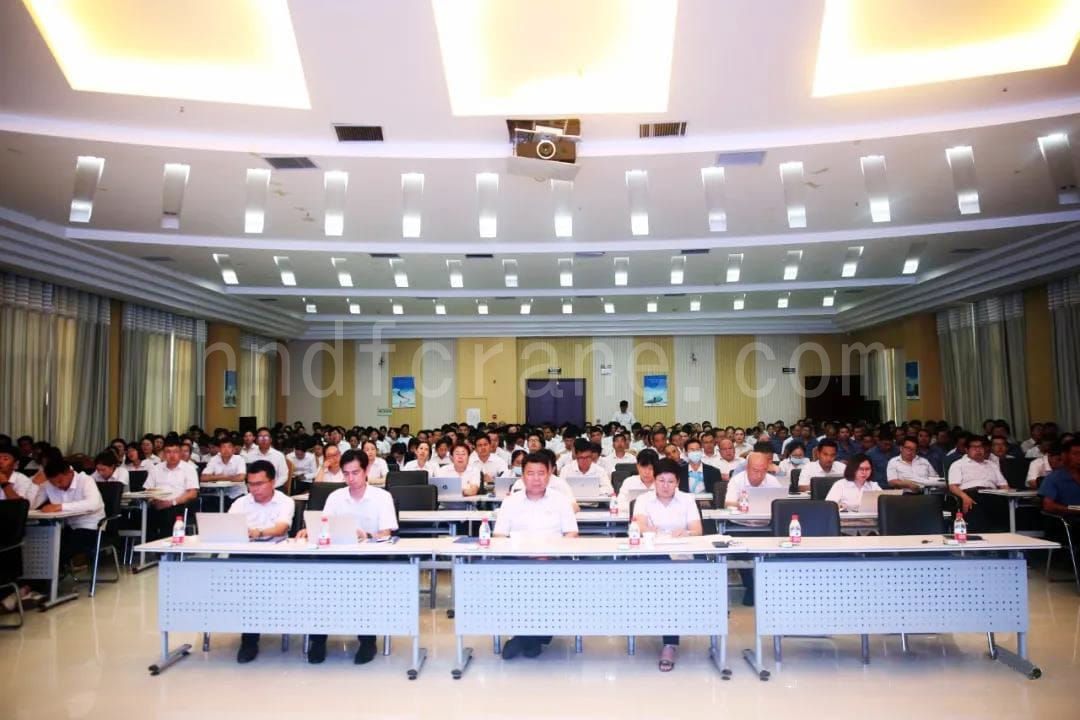 দাফাং গ্রুপের তৃতীয় ত্রৈমাসিকের অল হ্যান্ড মিটিং জমকালোভাবে অনুষ্ঠিত হয়