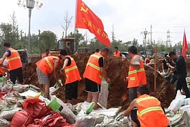 kawasan bencana untuk mengambil bahagian dalam memerangi banjir582 346