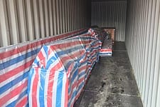 Pont roulant monopoutre chargé dans un conteneur