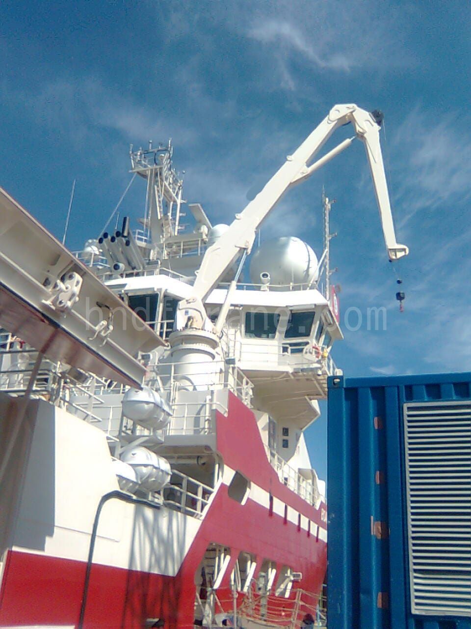 For cargo handling on ships2