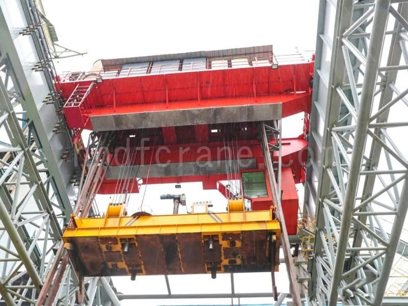 Intelligent coke tank crane3