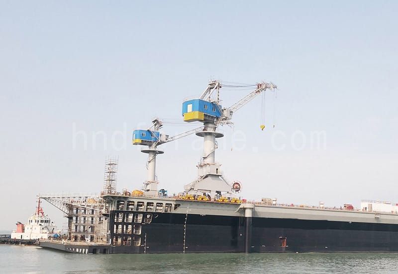 Movable Wire luffing lattice boom cranes for floating dock