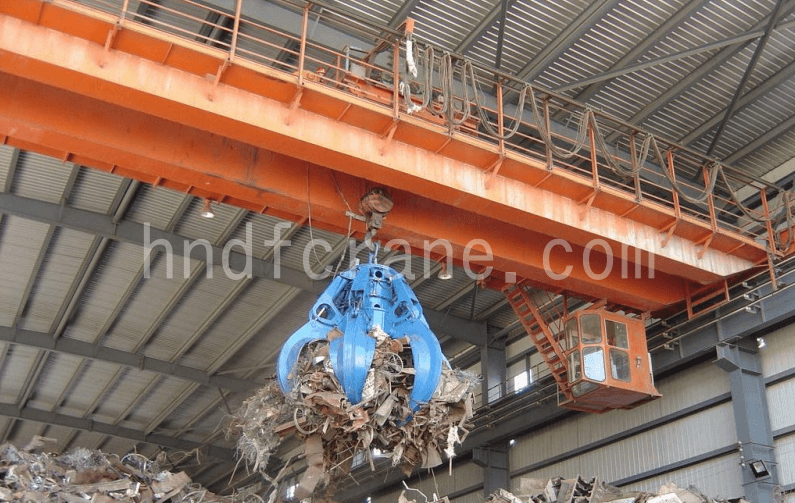 Steel scrape handling grab bucket crane
