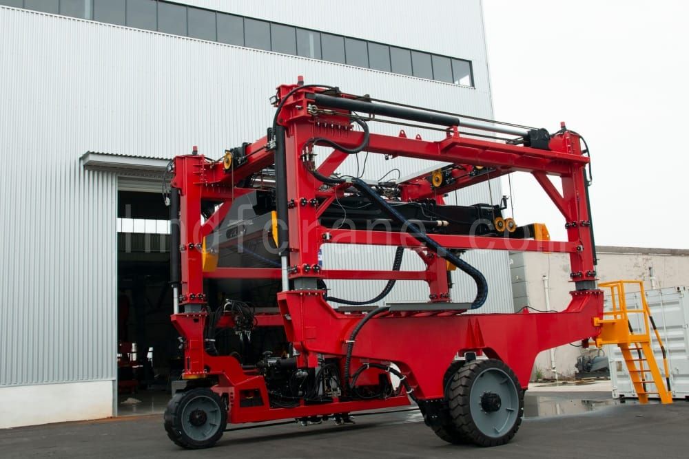 Diesel Straddle Carrier4