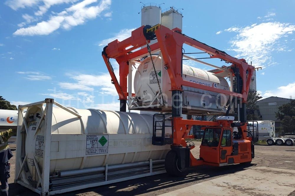 Straddle Carrier handling and storage of tank containers