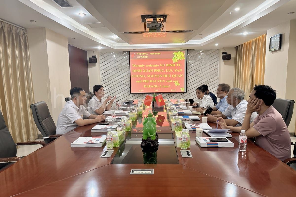Vietnamese Customer Visits DAFANG and Orders 6 Winches2