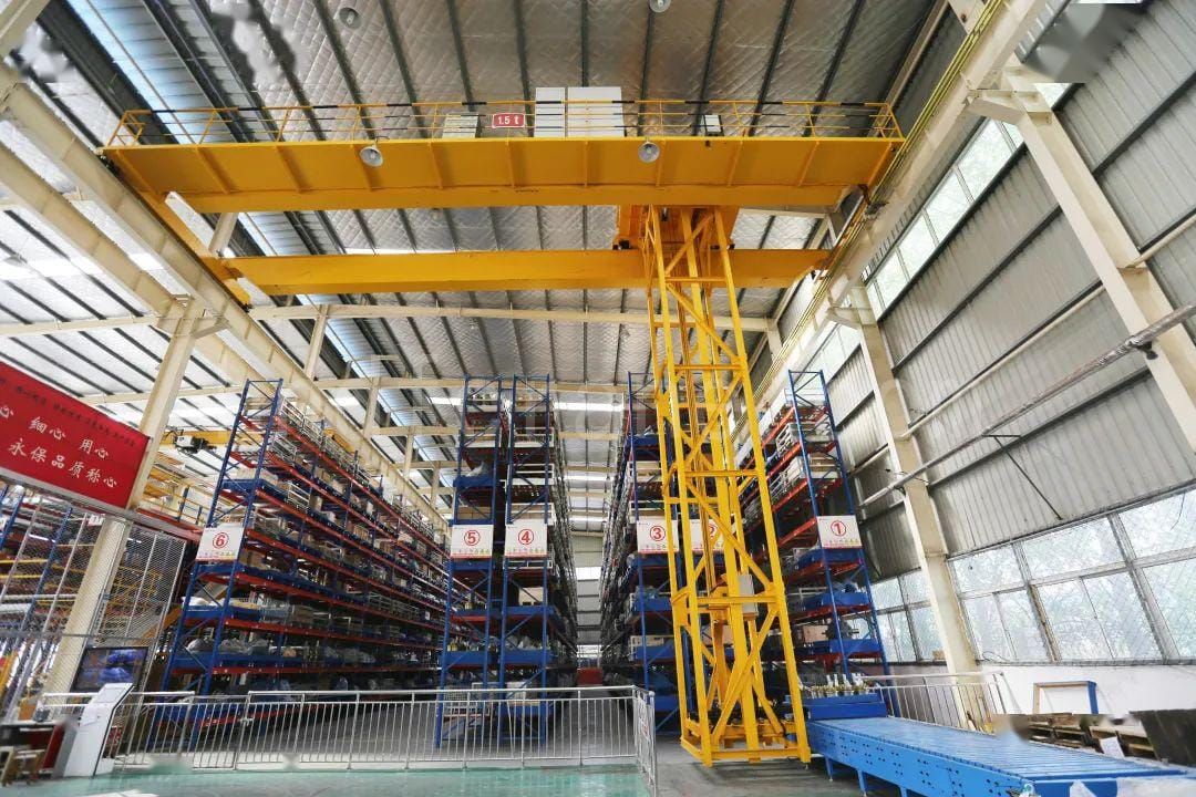 overhead stacker crane1.jpeg