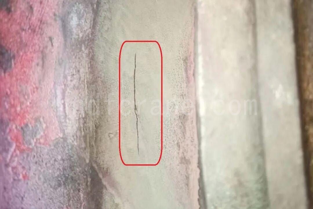 Cracking of the weld between the drum web and the drum shaft