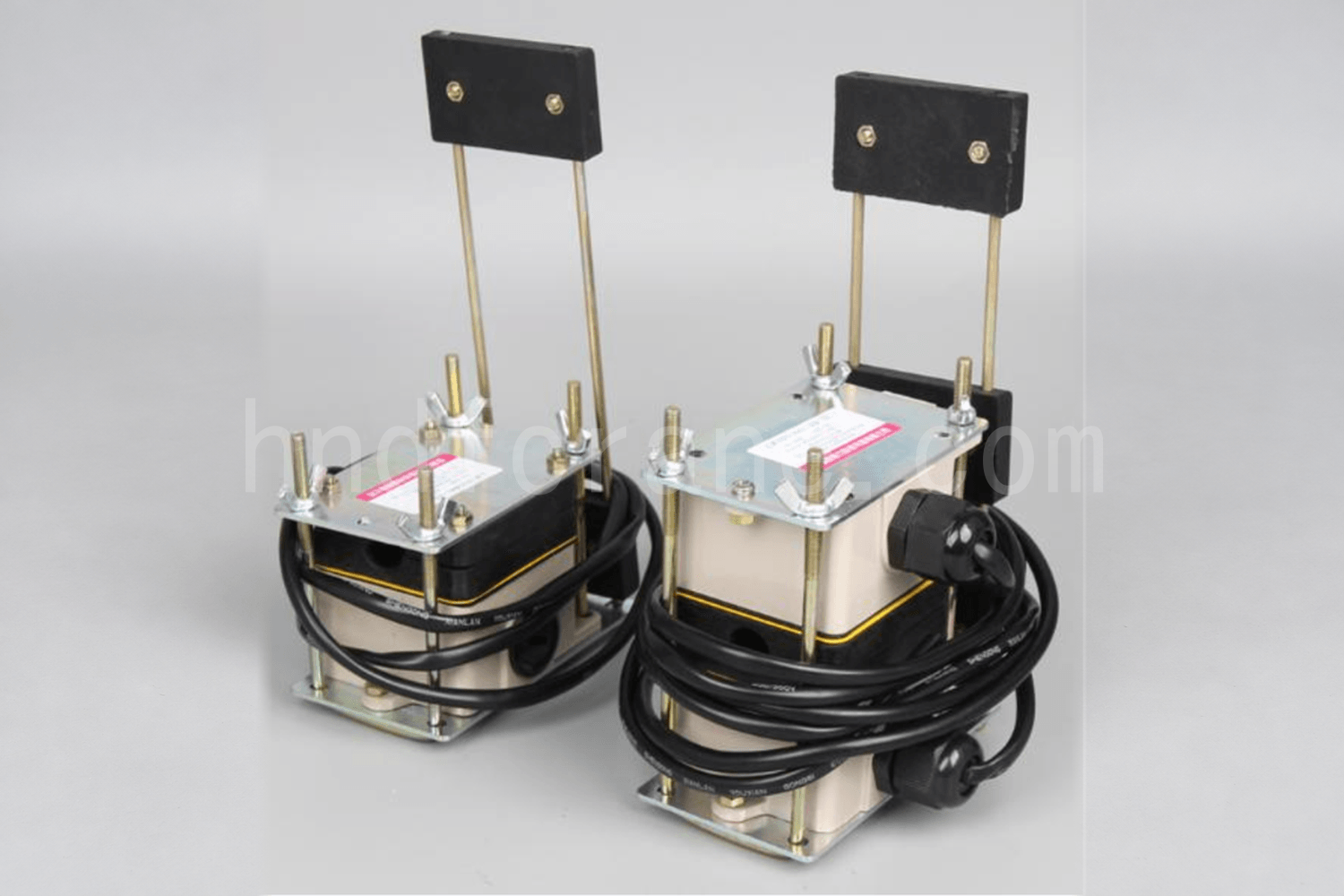 Pair of pressure-plate hoist limit switches