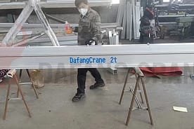 梱包前のアルミニウム製ポータブルガントリークレーン